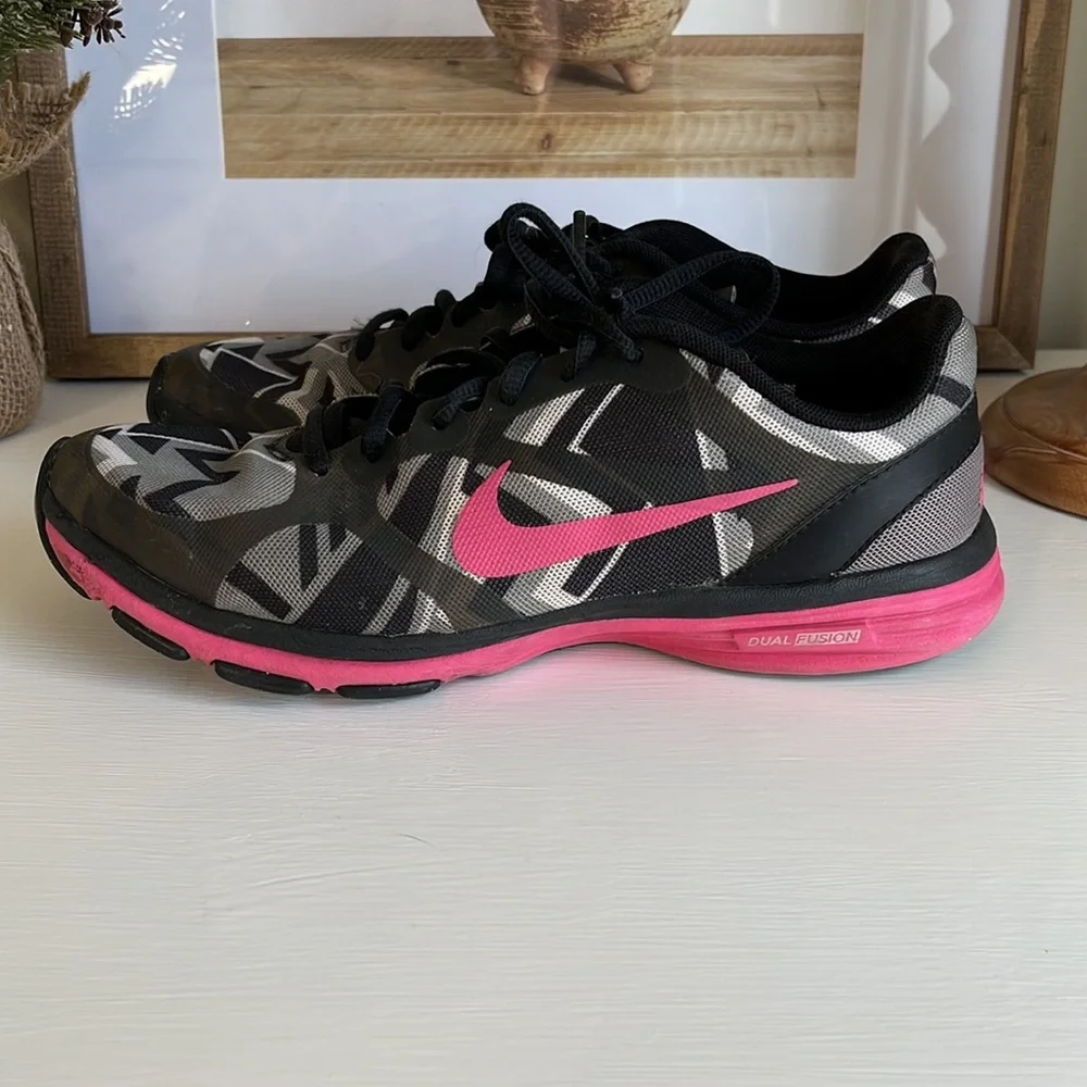 Nike Dual Fusion TR Pink Black Grey Size 7 - Picture 3 of 7